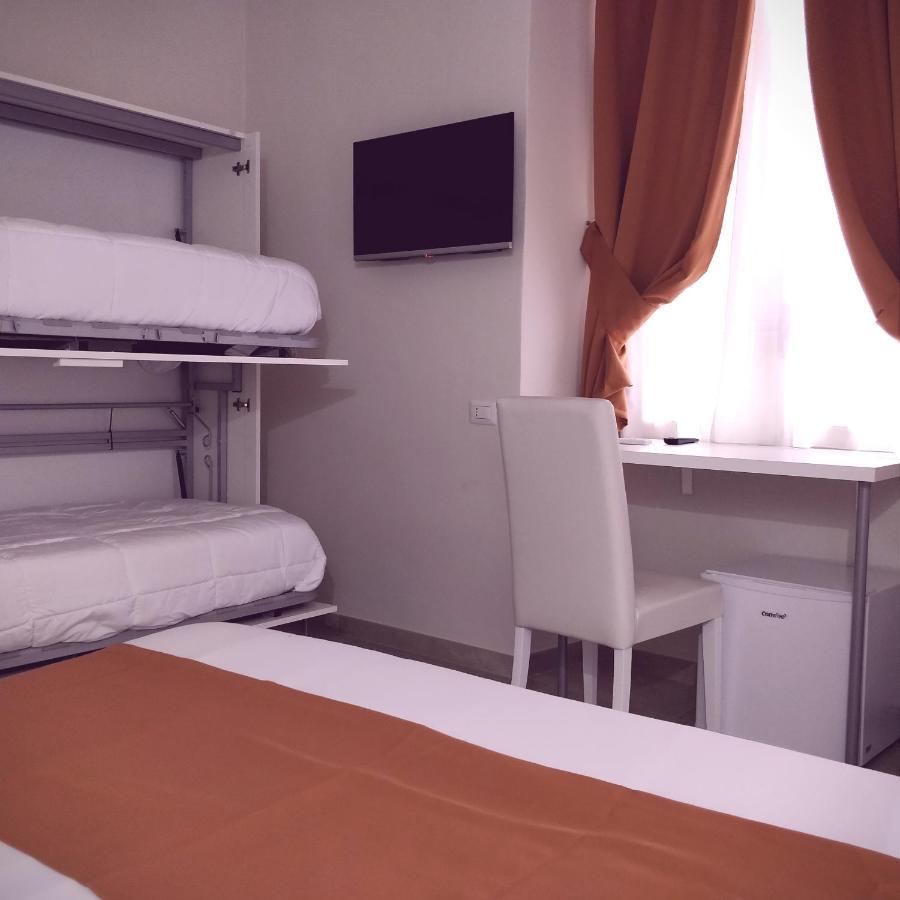 La Chambre Napoli Bagian luar foto