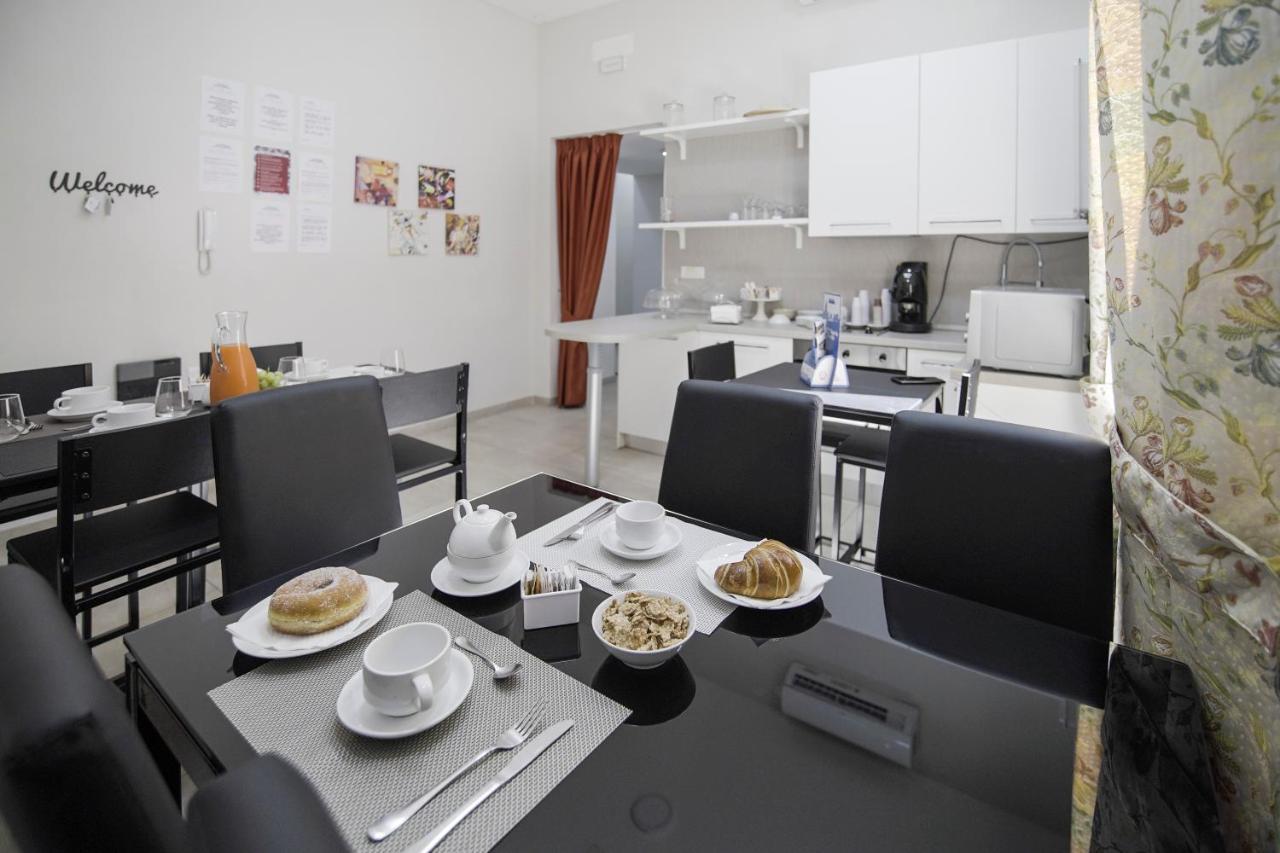 La Chambre Napoli Bagian luar foto