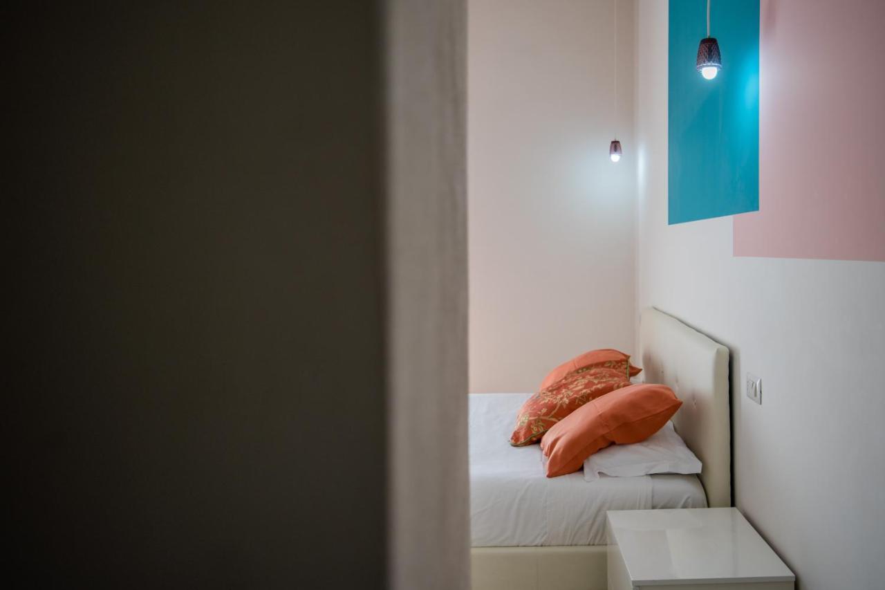 La Chambre Napoli Bagian luar foto