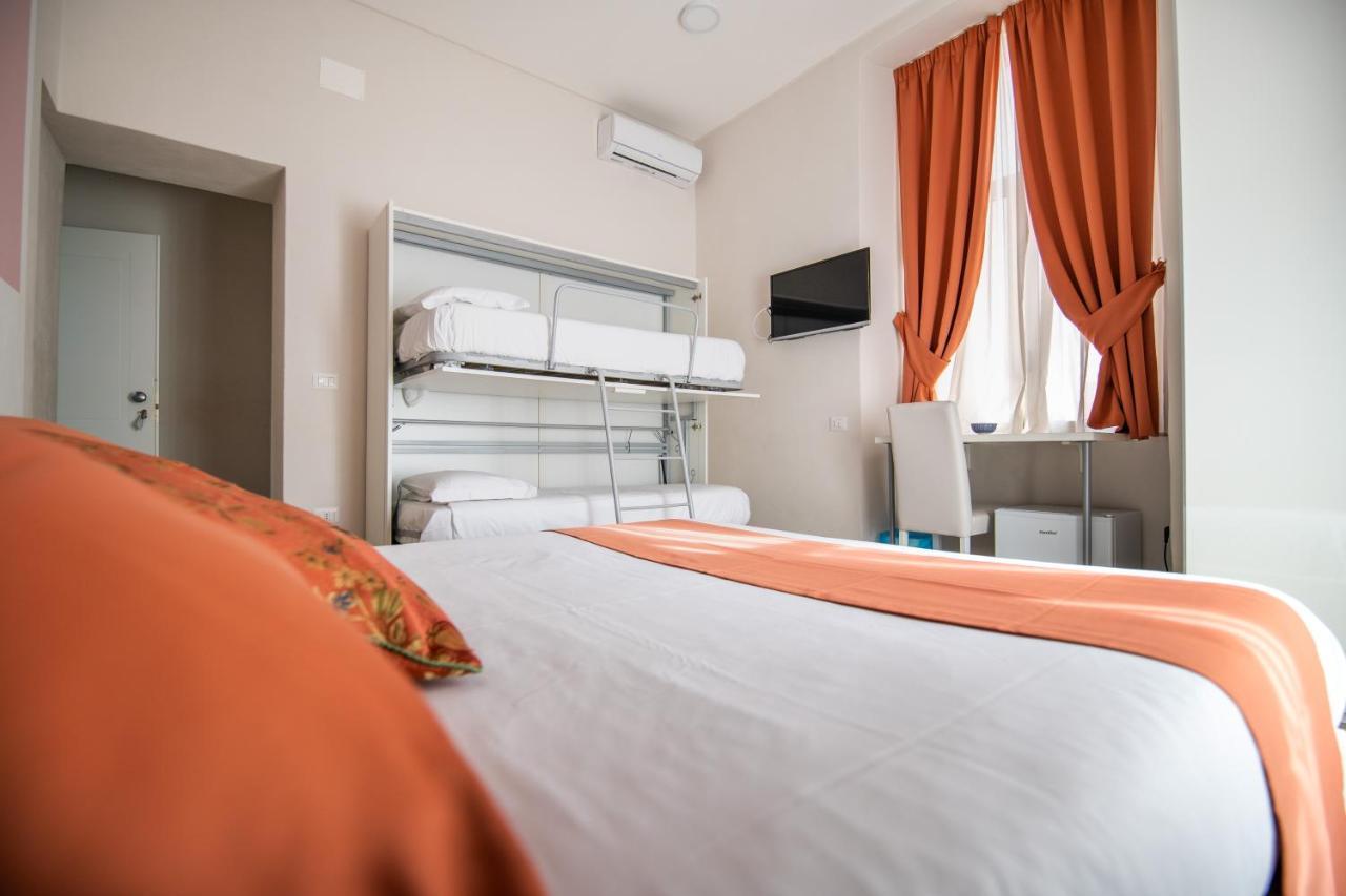 La Chambre Napoli Bagian luar foto
