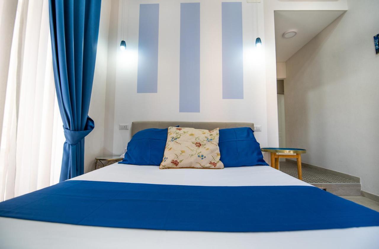 La Chambre Napoli Bagian luar foto