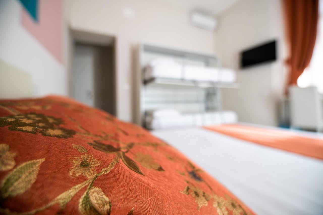 La Chambre Napoli Bagian luar foto