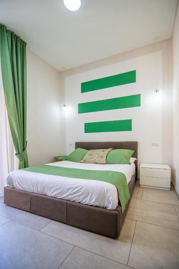 La Chambre Napoli Bagian luar foto